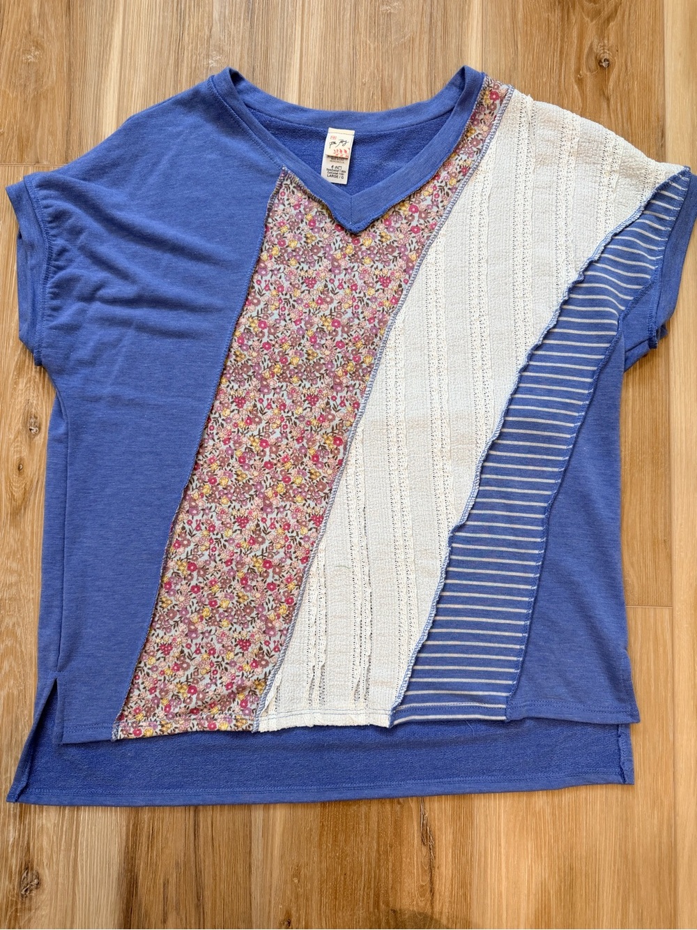 7th Ray Mixed Media Patchwork V-Neck Top - size large